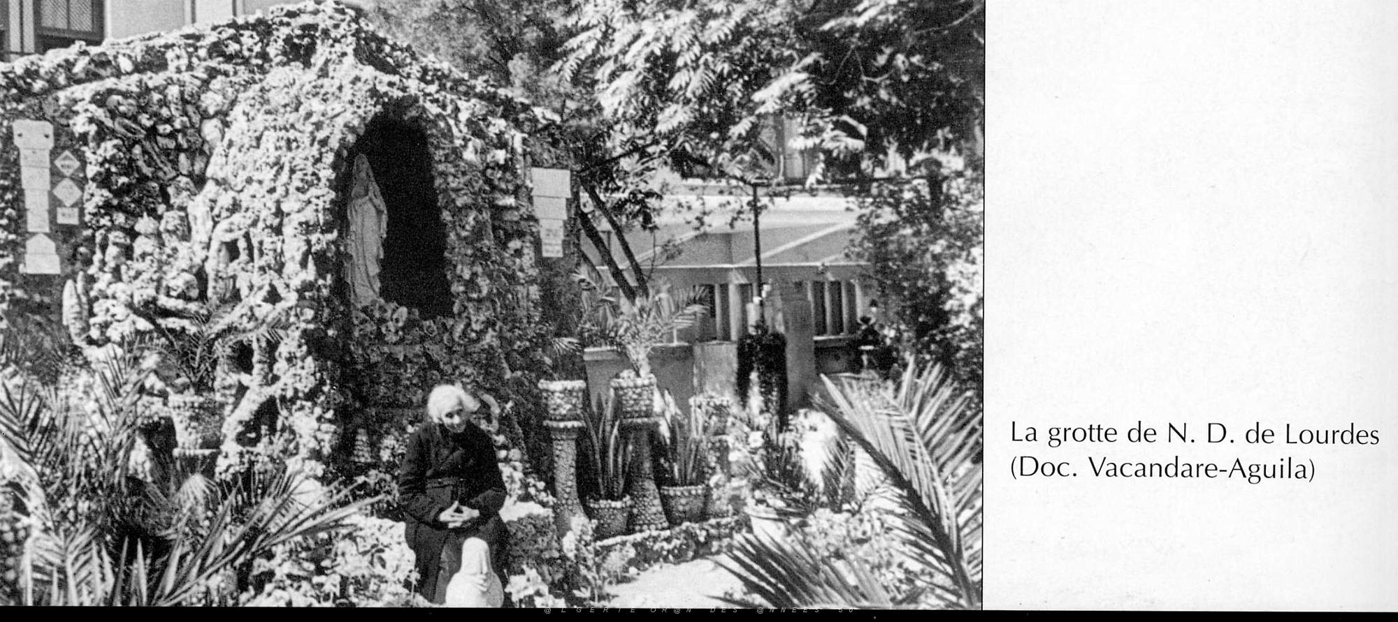 SP g- 06- St Pierre- Dames africaines- rue Beranger.JPG